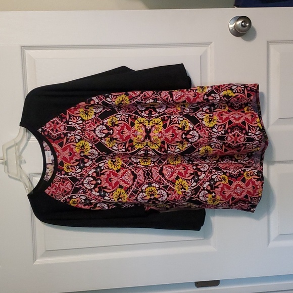 LuLaRoe Randy - Picture 1 of 4